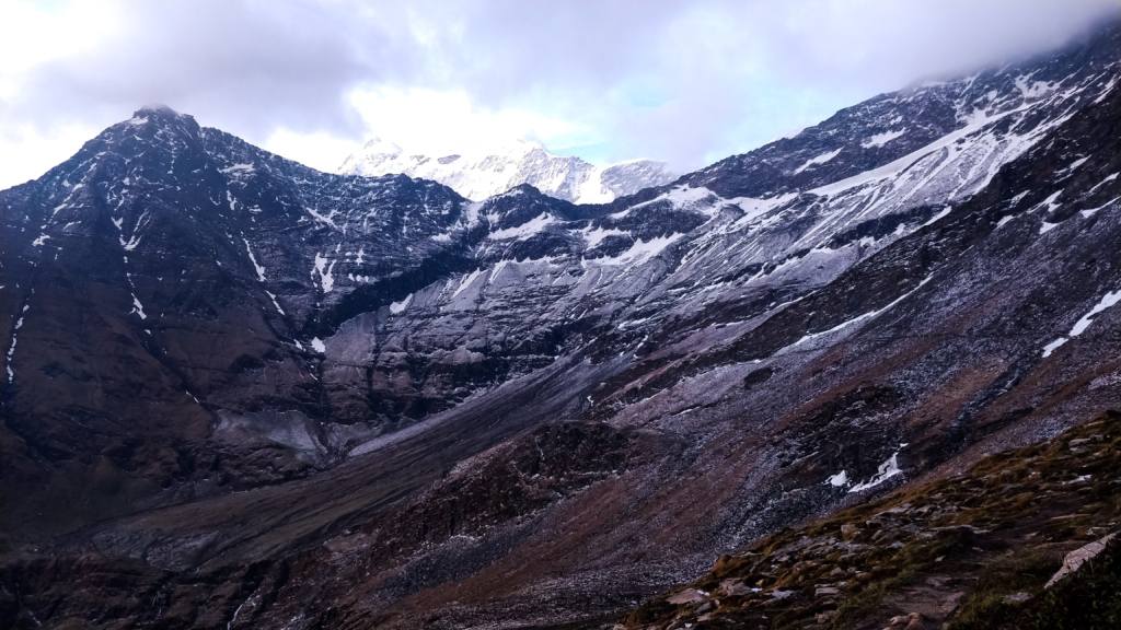 roopkund trek in december