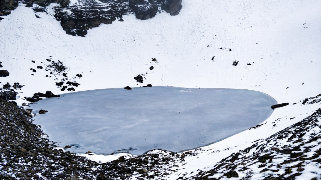 roopkund trek in december