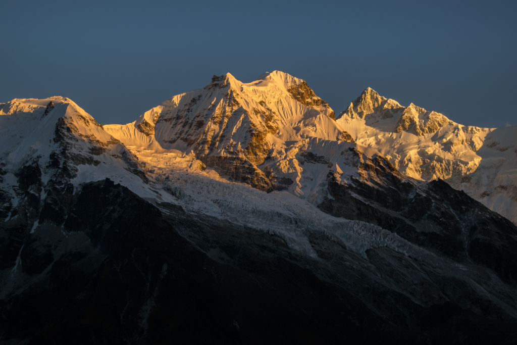 goechala trek height in feet