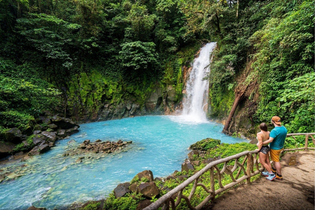trips to costa rica from toronto