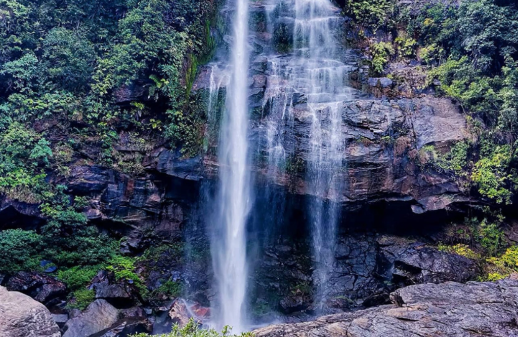 most scenic waterfall in Uttarakhand