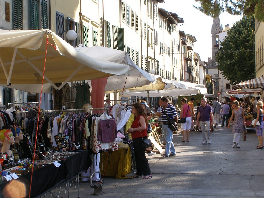 Piazza Santa Croce Market