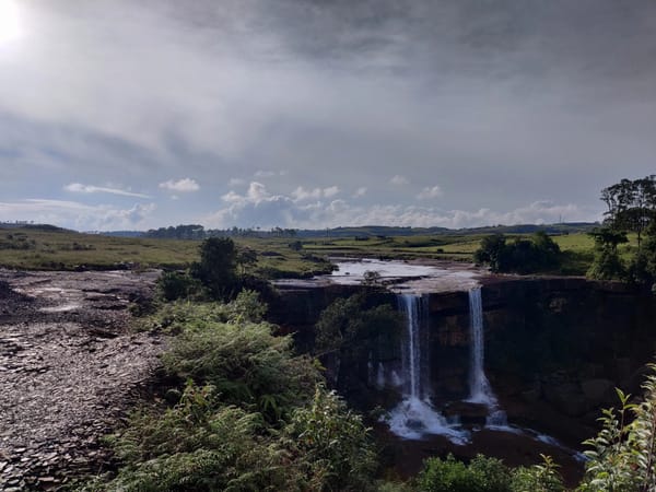 Vishwasshetty Vishwas’ Meghalaya Family Trip with Thrillophilia: Waterfalls, Root Bridges & Riverside Adventures